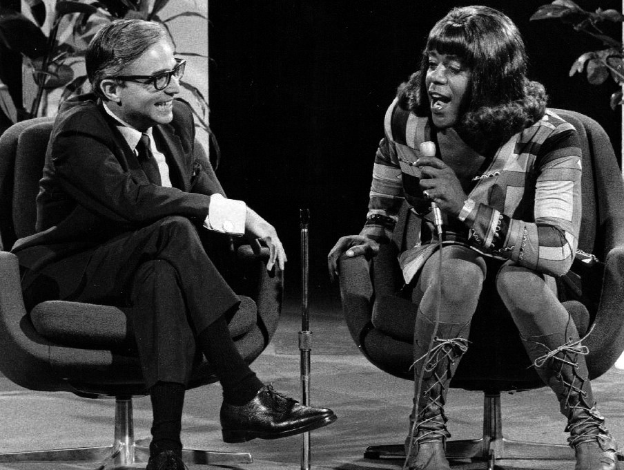 Geraldine Jones and Bill Cosby Bring Classic Comedy Chemistry to The Flip Wilson Show